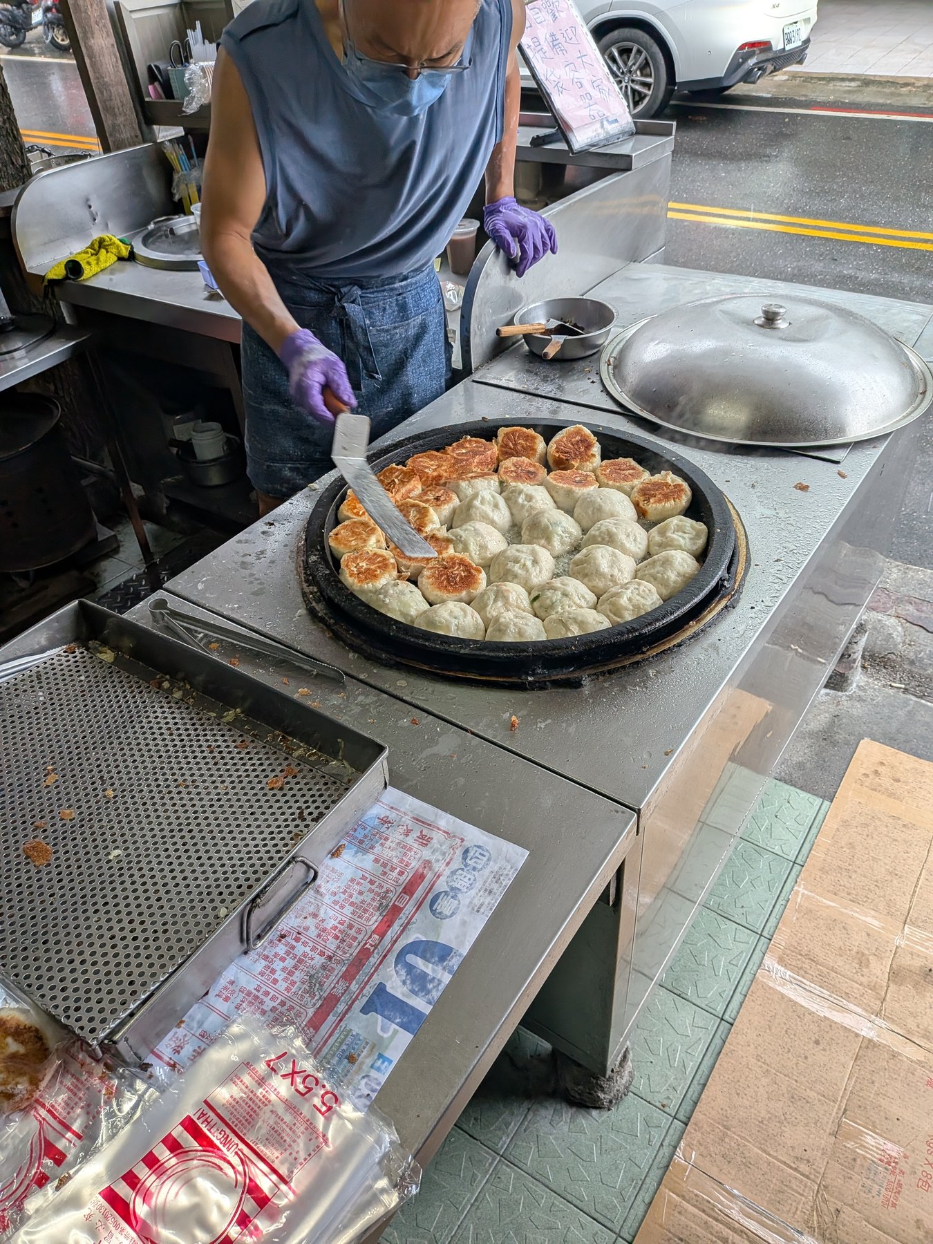 Steamed buns being cooked in Taitung.